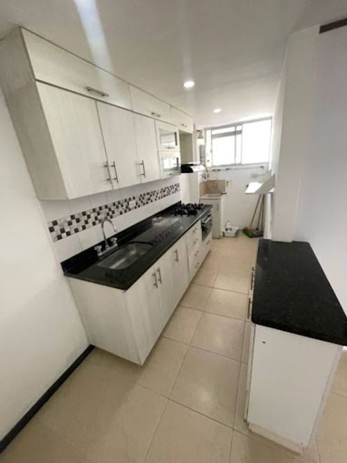 Apartamento de 3 alcobas en venta en Calasanz, Medellín, 71 m² · foto 3 de 10