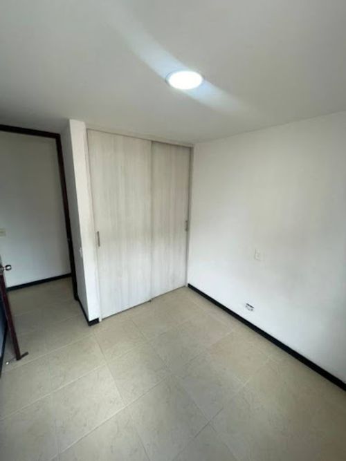 Apartamento de 3 alcobas en venta en Calasanz, Medellín, 71 m² · foto 5 de 10