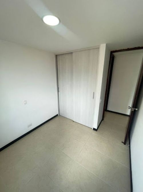 Apartamento de 3 alcobas en venta en Calasanz, Medellín, 71 m² · foto 8 de 10