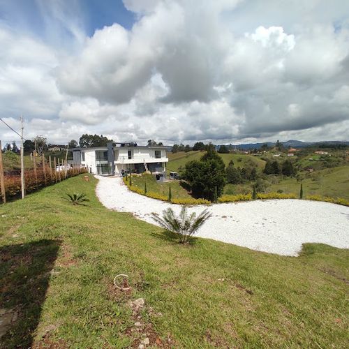 Casa de 4 alcobas en venta en Cuchillas De San Jose, Rionegro · foto 3 de 12