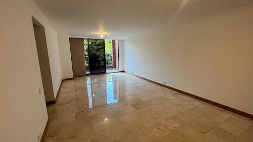Apartamento de 2 alcobas en arriendo en Los Balsos, Medellín, 120 m² · foto 8 de 22