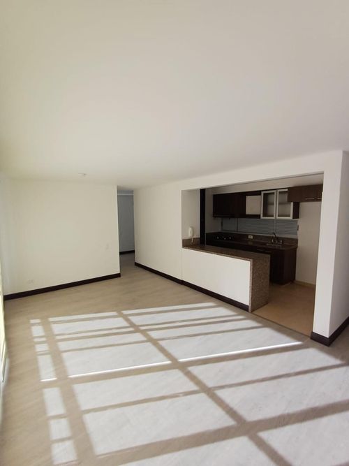 Apartamento de 3 alcobas en venta en Hacienda Casablanca La Sierra, Madrid, 83 m² · foto 4 de 24