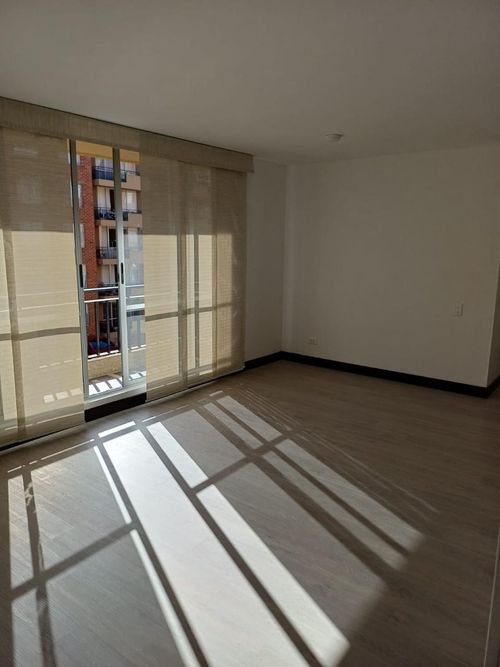 Apartamento de 3 alcobas en venta en Hacienda Casablanca La Sierra, Madrid, 83 m² · foto 9 de 24