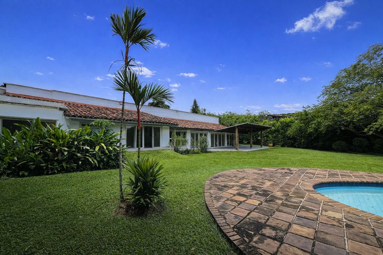 Casa de 4 alcobas en venta en Pance, Cali, 200 m² · foto 2 de 18