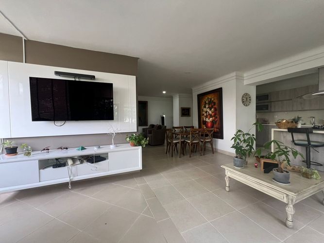 Apartamento de 3 alcobas en arriendo en San Lucas, Medellín, 215 m² · foto 10 de 20