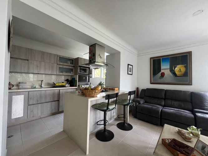 Apartamento de 3 alcobas en arriendo en San Lucas, Medellín, 215 m² · foto 16 de 20