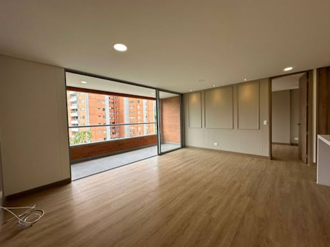Apartamento de 2 alcobas en arriendo en Loma De Las Brujas, Envigado, 90 m² · foto 3 de 17