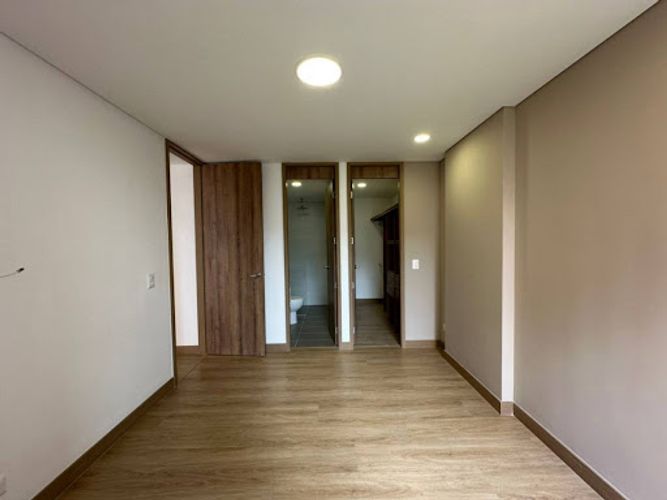 Apartamento de 2 alcobas en arriendo en Loma De Las Brujas, Envigado, 90 m² · foto 4 de 17