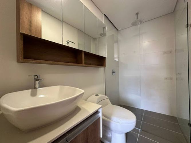 Apartamento de 2 alcobas en arriendo en Loma De Las Brujas, Envigado, 90 m² · foto 16 de 17