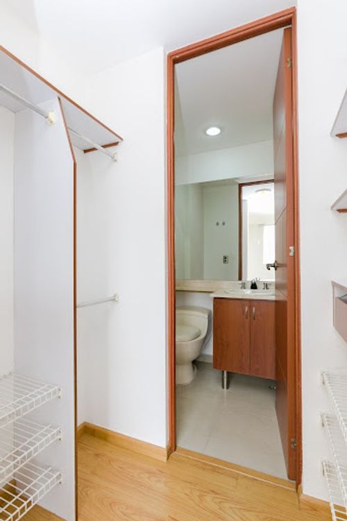 Apartaestudio en arriendo en Castropol, Medellín, 44 m² · foto 7 de 8