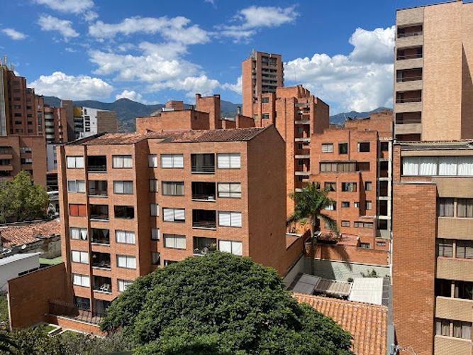 Apartamento en venta en Santa Teresita, Medellín · foto 2 de 16