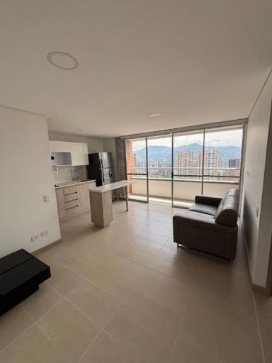 Apartamento de 2 alcobas en venta en San Jose, Sabaneta, 56 m² · foto 3 de 12