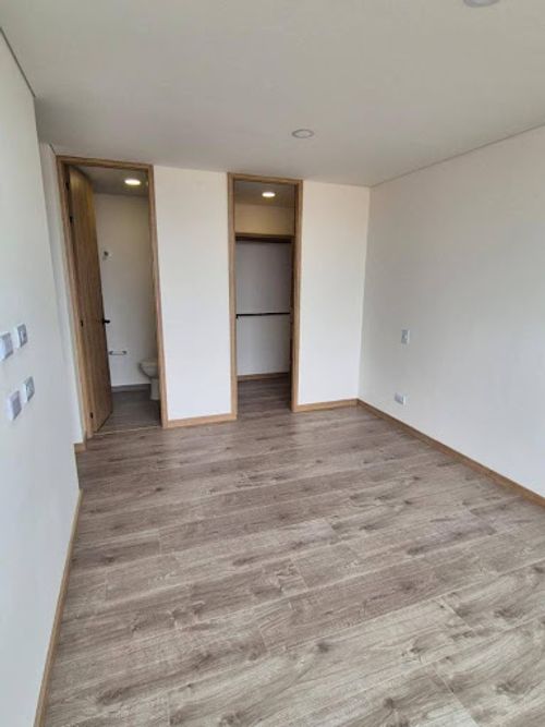 Apartamento de 2 alcobas en venta en Gualanday, Rionegro, 64 m² · foto 18 de 23