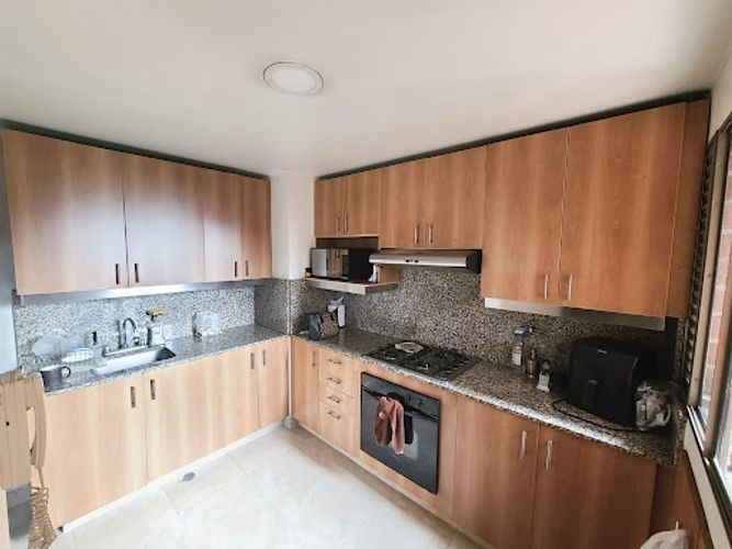 Apartamento de 3 alcobas en arriendo en Loma De Los Gonzalez, Medellín, 155 m² · foto 2 de 24