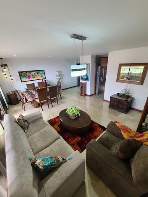 Apartamento de 3 alcobas en arriendo en Loma De Los Gonzalez, Medellín, 155 m² · foto 4 de 24