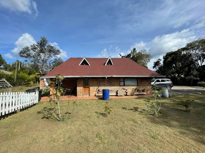 Casa de 4 alcobas en arriendo en Santa Elena, Medellín, 450 m² · foto 13 de 24