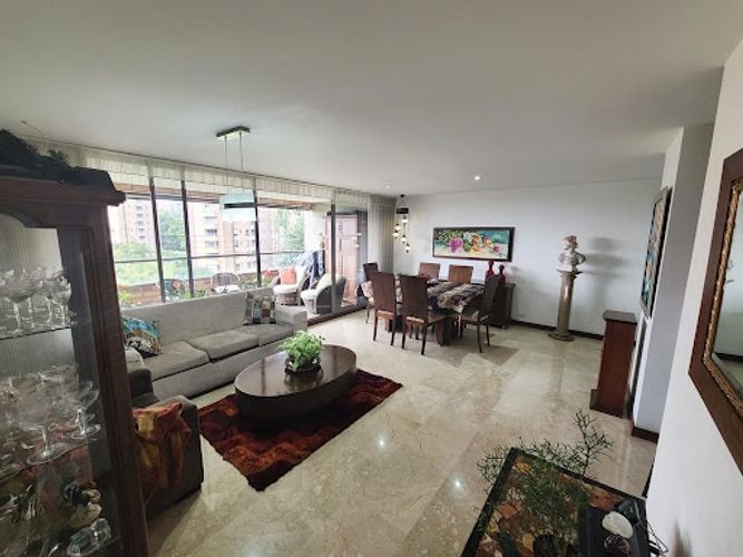 Apartamento de 3 alcobas en arriendo en Loma De Los Gonzalez, Medellín, 155 m² · foto 6 de 24