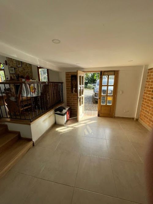Casa de 4 alcobas en arriendo en Santa Elena, Medellín, 450 m² · foto 14 de 24