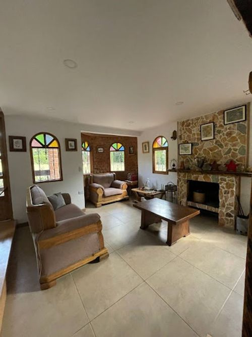 Casa de 4 alcobas en arriendo en Santa Elena, Medellín, 450 m² · foto 15 de 24