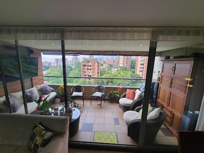 Apartamento de 3 alcobas en arriendo en Loma De Los Gonzalez, Medellín, 155 m² · foto 8 de 24