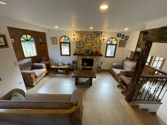 Casa de 4 alcobas en arriendo en Santa Elena, Medellín, 450 m² · foto 16 de 24