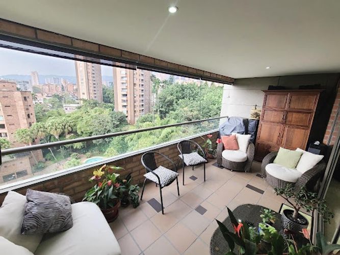 Apartamento de 3 alcobas en arriendo en Loma De Los Gonzalez, Medellín, 155 m² · foto 10 de 24