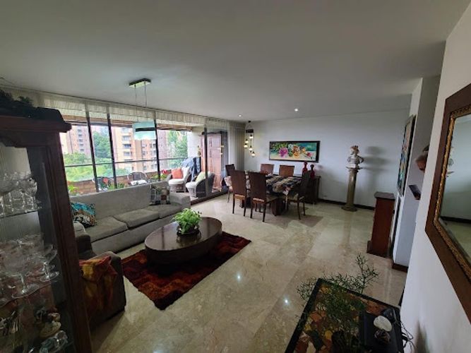 Apartamento de 3 alcobas en arriendo en Loma De Los Gonzalez, Medellín, 155 m² · foto 11 de 24