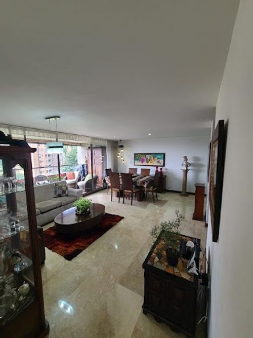 Apartamento de 3 alcobas en arriendo en Loma De Los Gonzalez, Medellín, 155 m² · foto 12 de 24