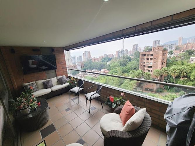 Apartamento de 3 alcobas en arriendo en Loma De Los Gonzalez, Medellín, 155 m² · foto 13 de 24