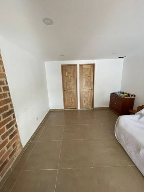 Casa de 4 alcobas en arriendo en Santa Elena, Medellín, 450 m² · foto 21 de 24