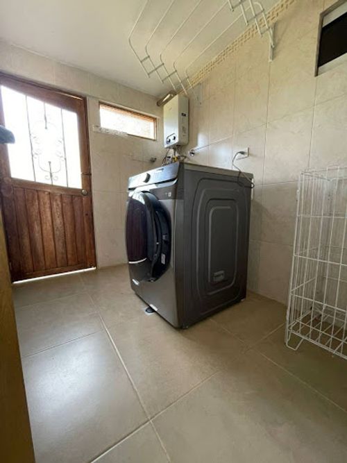Casa de 4 alcobas en arriendo en Santa Elena, Medellín, 450 m² · foto 24 de 24