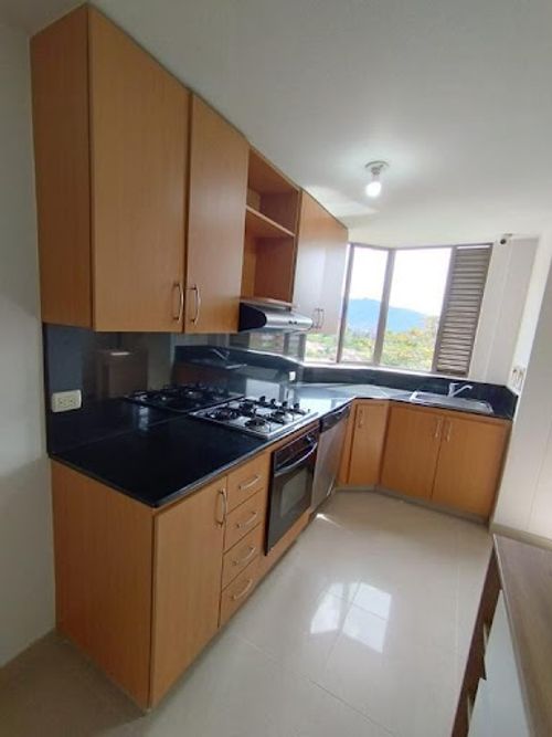 Apartamento de 5 alcobas en arriendo en Los Balsos, Medellín, 190 m² · foto 2 de 24
