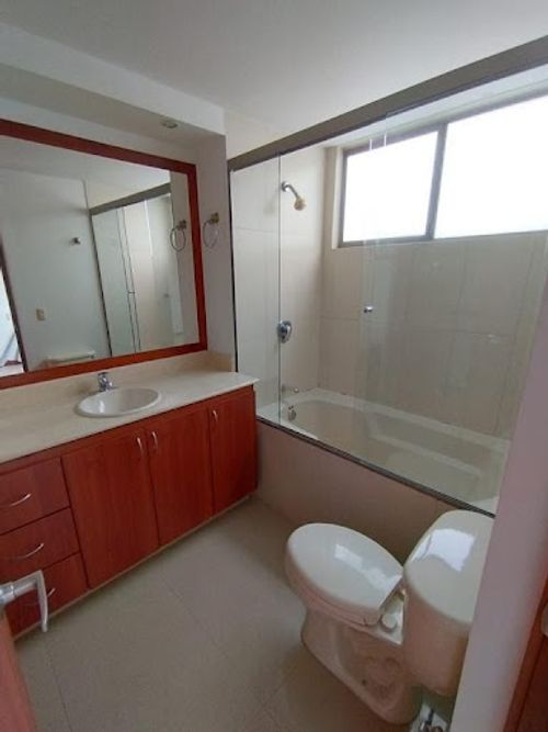 Apartamento de 5 alcobas en arriendo en Los Balsos, Medellín, 190 m² · foto 3 de 24