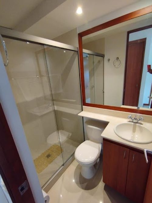 Apartamento de 5 alcobas en arriendo en Los Balsos, Medellín, 190 m² · foto 18 de 24