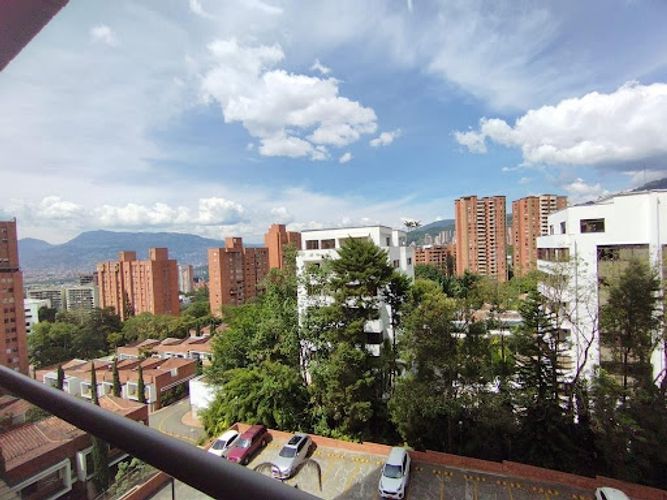 Apartamento de 5 alcobas en arriendo en Los Balsos, Medellín, 190 m² · foto 19 de 24