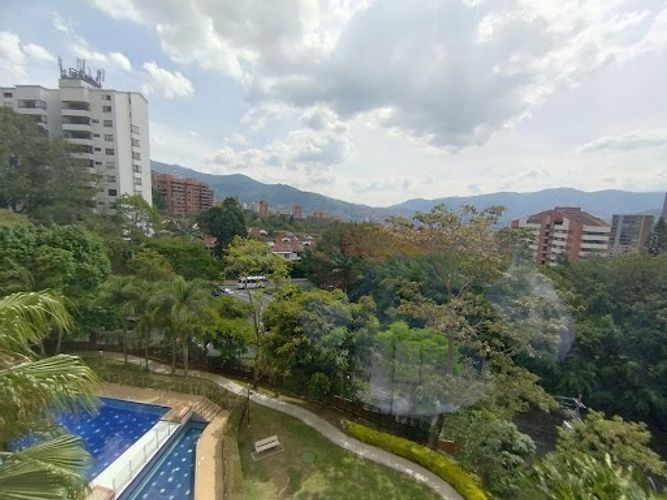 Apartamento de 5 alcobas en arriendo en Los Balsos, Medellín, 190 m² · foto 21 de 24