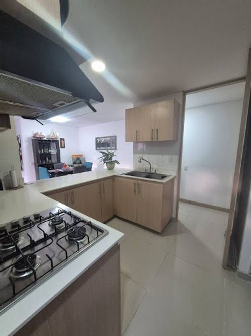 Apartamento de 3 alcobas en venta en San Jose, Sabaneta, 92 m² · foto 3 de 17