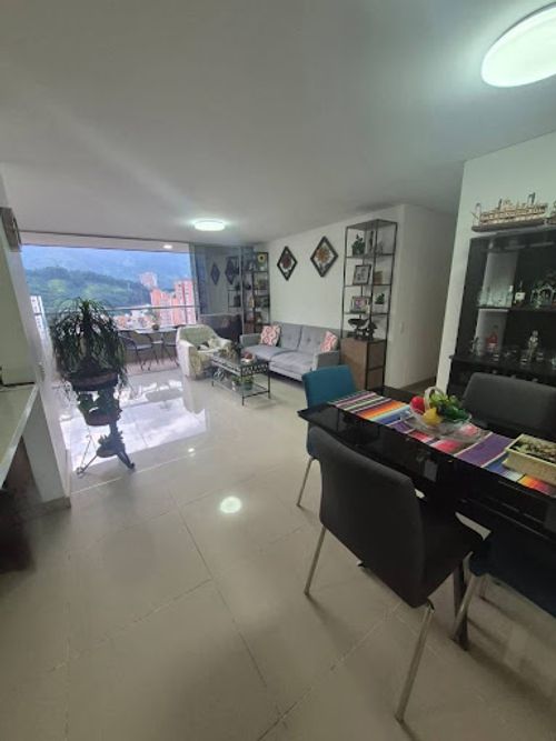 Apartamento de 3 alcobas en venta en San Jose, Sabaneta, 92 m² · foto 4 de 17