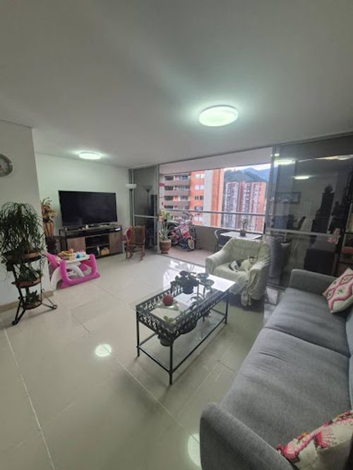Apartamento de 3 alcobas en venta en San Jose, Sabaneta, 92 m² · foto 6 de 17