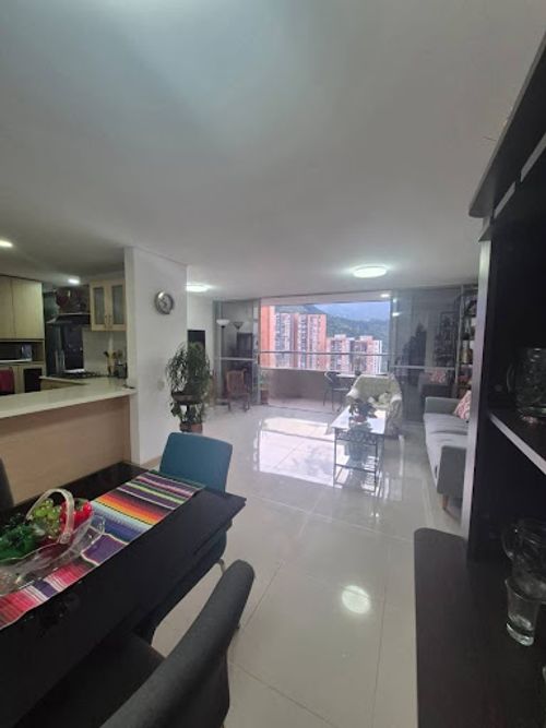 Apartamento de 3 alcobas en venta en San Jose, Sabaneta, 92 m² · foto 8 de 17