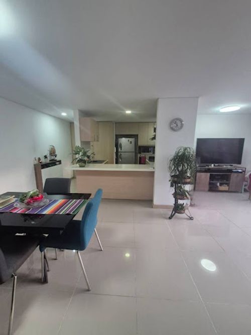 Apartamento de 3 alcobas en venta en San Jose, Sabaneta, 92 m² · foto 16 de 17
