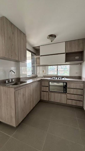 Apartamento en venta en Loma De Los Bernal, Medellín · foto 6 de 9
