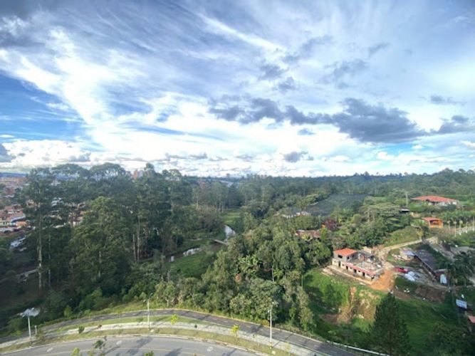 Apartamento de 2 alcobas en venta en Rionegro, 58 m² · foto 2 de 18