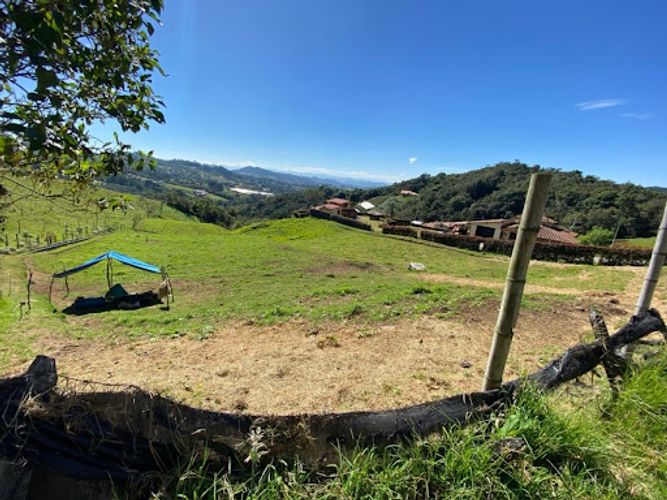 Lote en venta en Pantanillo, Envigado, 3623 m² · foto 2 de 4