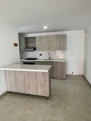 Apartamento en arriendo en Castropol, Medellín · foto 2 de 14