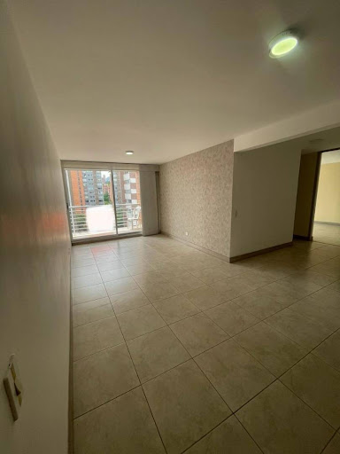 Apartamento en arriendo en Castropol, Medellín · foto 5 de 14