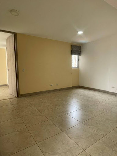 Apartamento en arriendo en Castropol, Medellín · foto 7 de 14