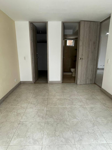 Apartamento en arriendo en Castropol, Medellín · foto 11 de 14