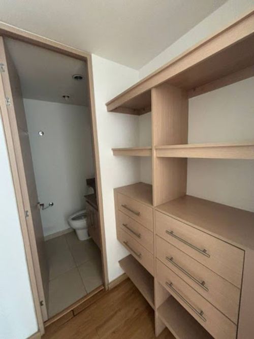 Apartamento de 3 alcobas en venta en San Diego, Medellín, 75 m² · foto 3 de 14