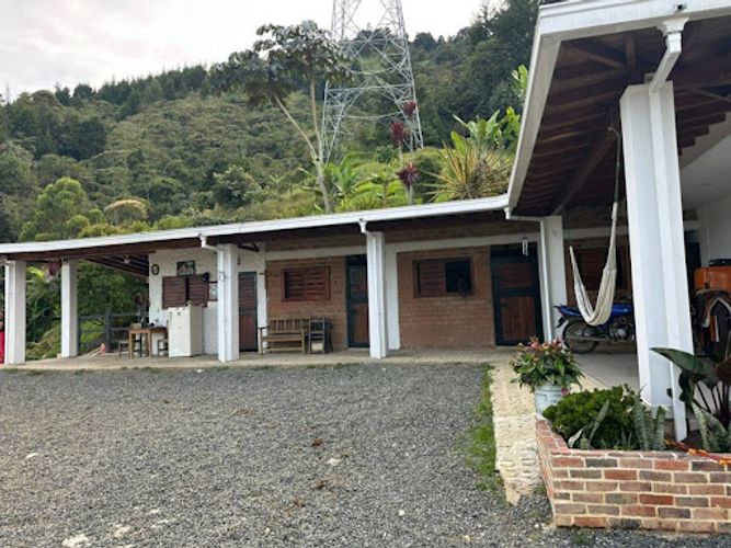Finca en arriendo en San Antonio De Prado, Medellín, 302 m² · foto 2 de 19